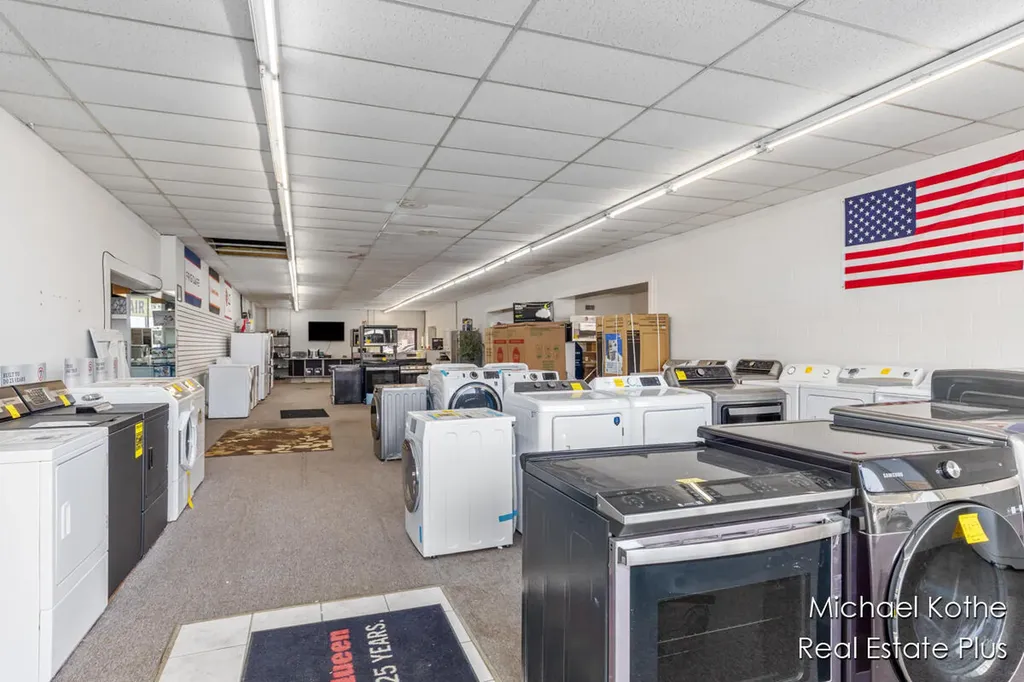 130 & 134 W State Street Hastings City MI 49058