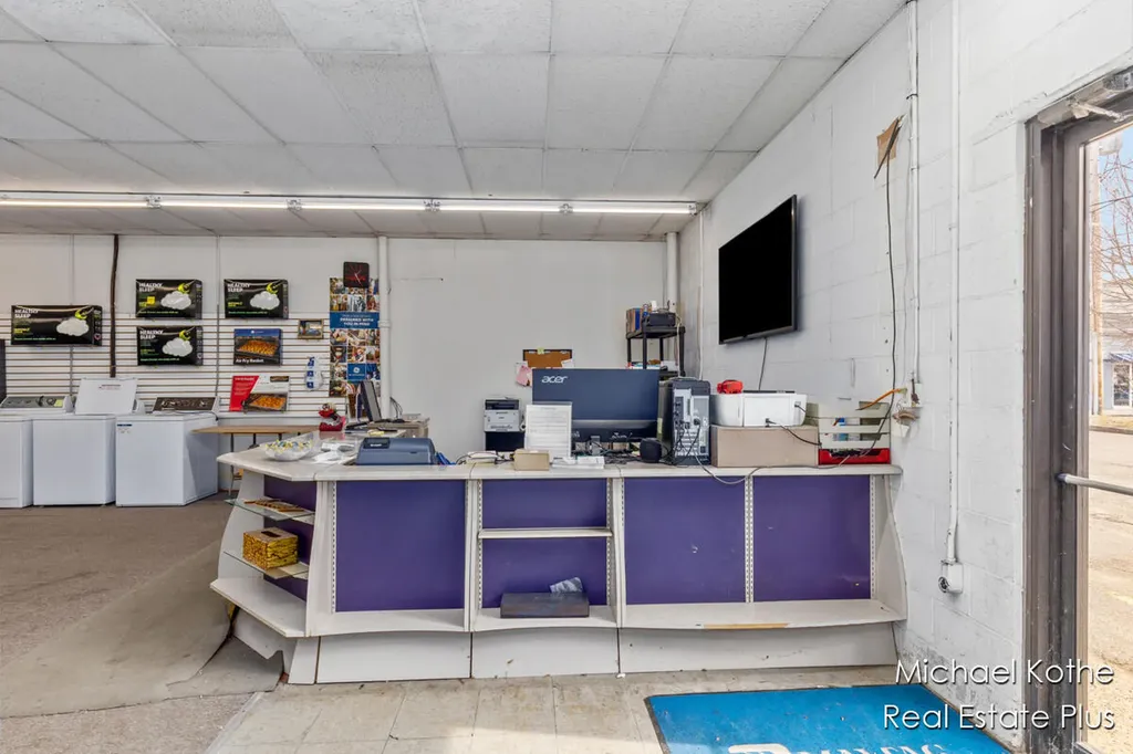130 & 134 W State Street Hastings City MI 49058