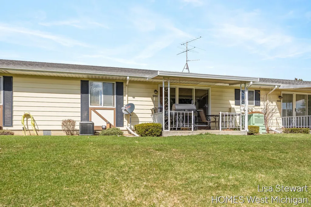5951 Leisure South Drive SE Kentwood City MI 49548