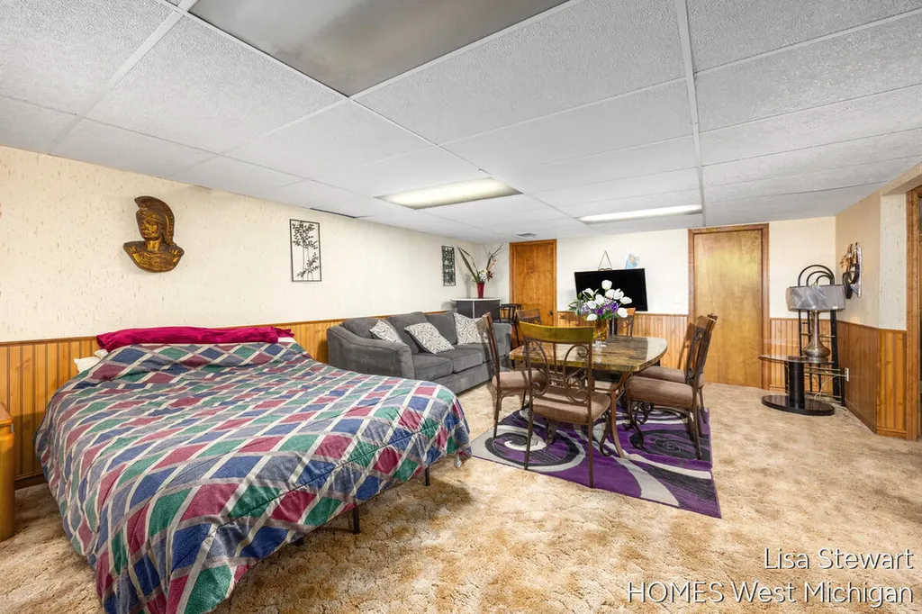 5951 Leisure South Drive SE Kentwood City MI 49548