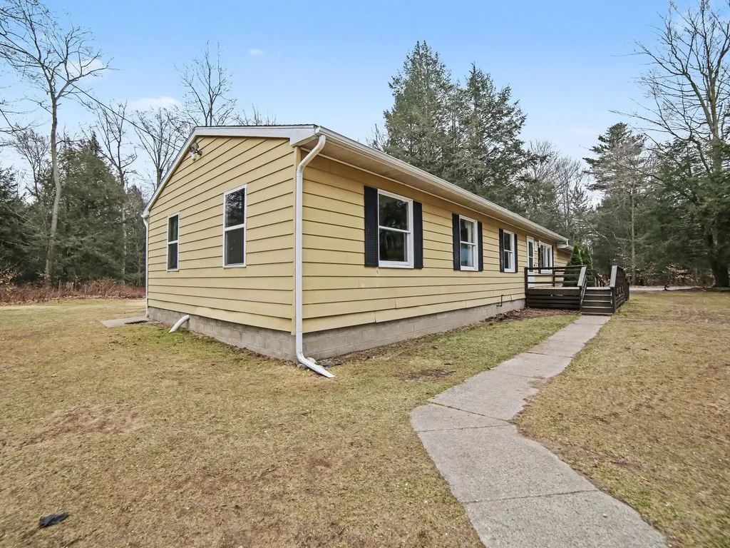 8590 W Thomas Road Benona Township MI 49455