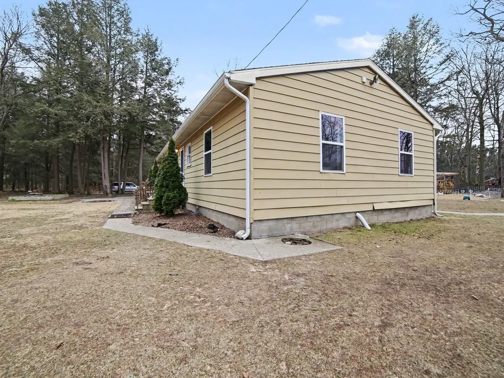 8590 W Thomas Road Benona Township MI 49455
