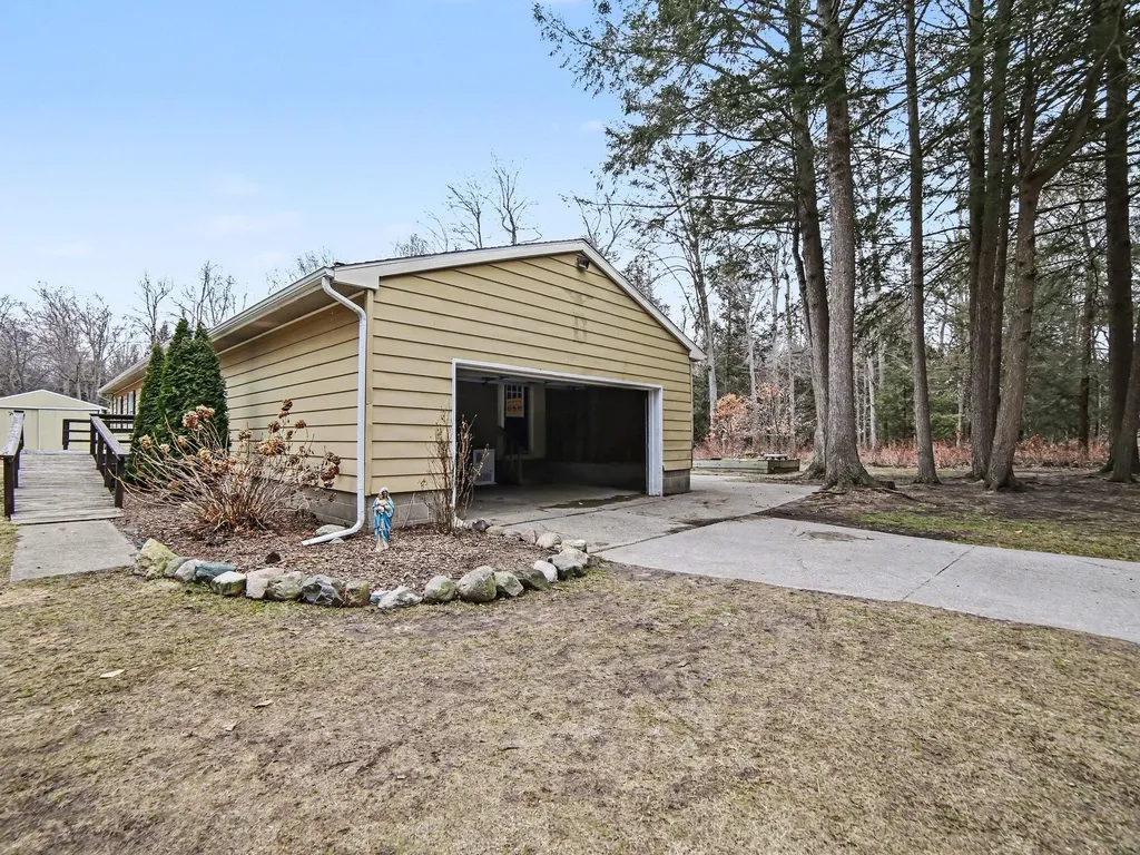 8590 W Thomas Road Benona Township MI 49455