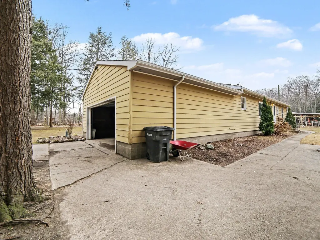 8590 W Thomas Road Benona Township MI 49455