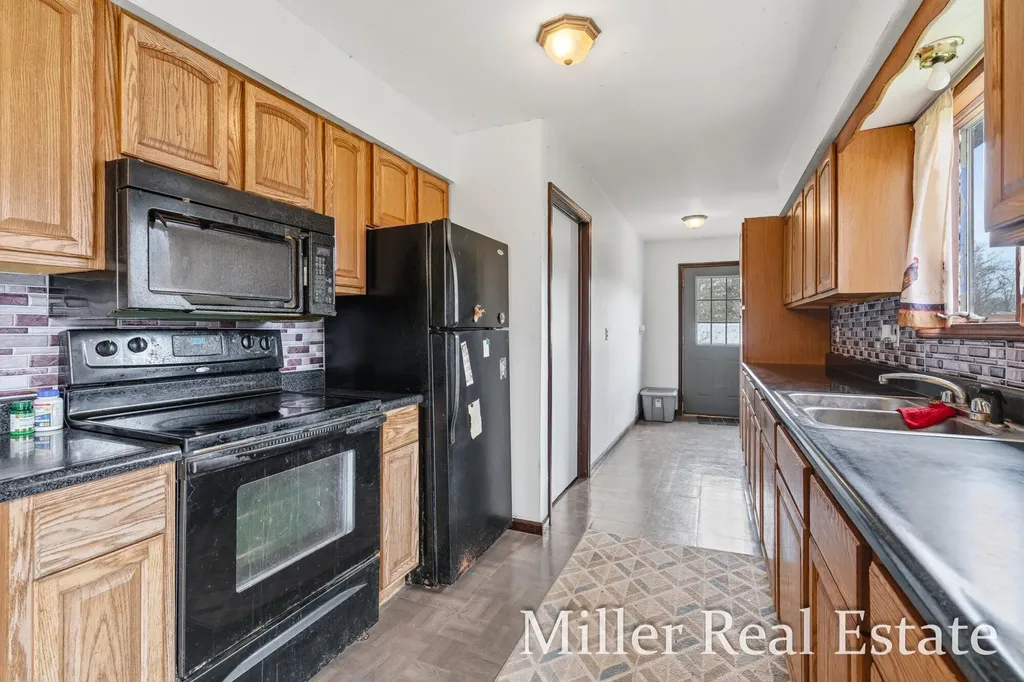 6130 Gurd Road Hope Township MI 49058