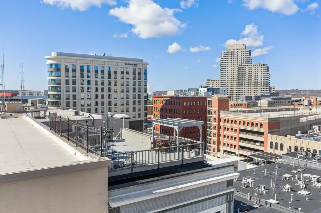 49 Monroe Center Street NW Grand Rapids City MI 49503