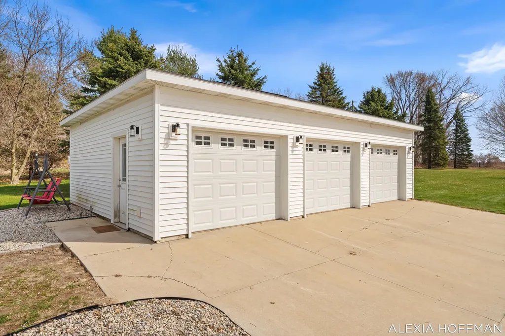 7266 Peddler Lake Campbell Township MI 48815