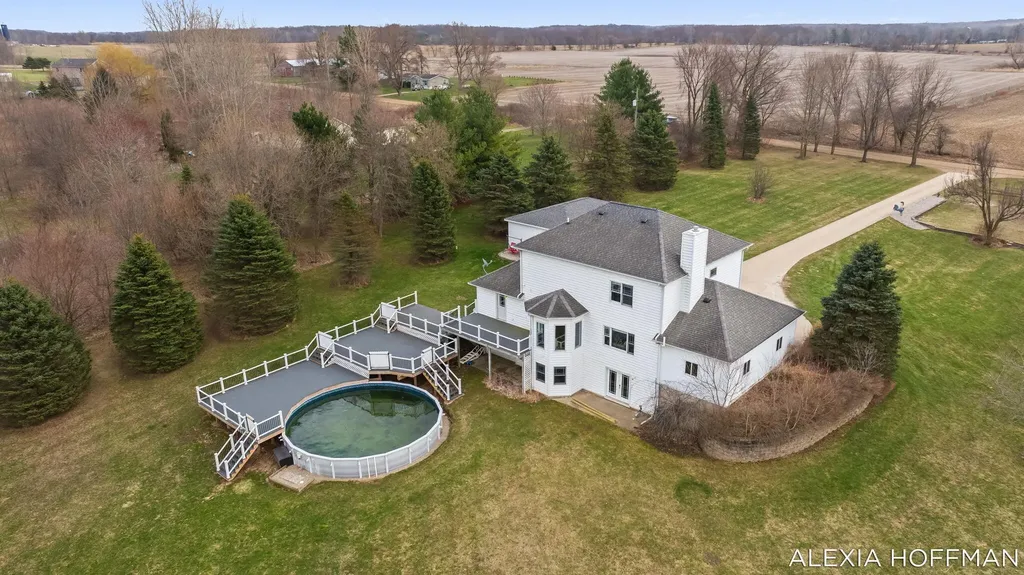 7266 Peddler Lake Campbell Township MI 48815