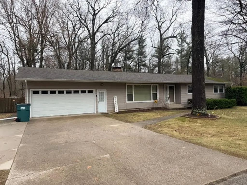 1520 Havenga Street Laketon Township MI 49445