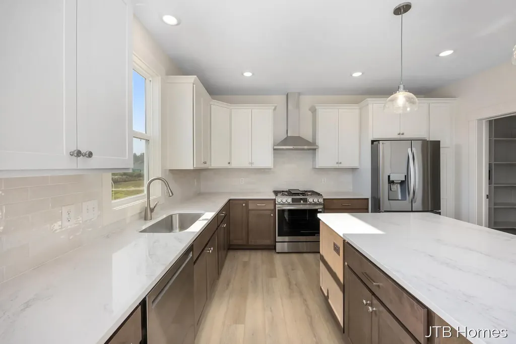 7082 Kettle Dale Avenue SE Caledonia Township MI 49302