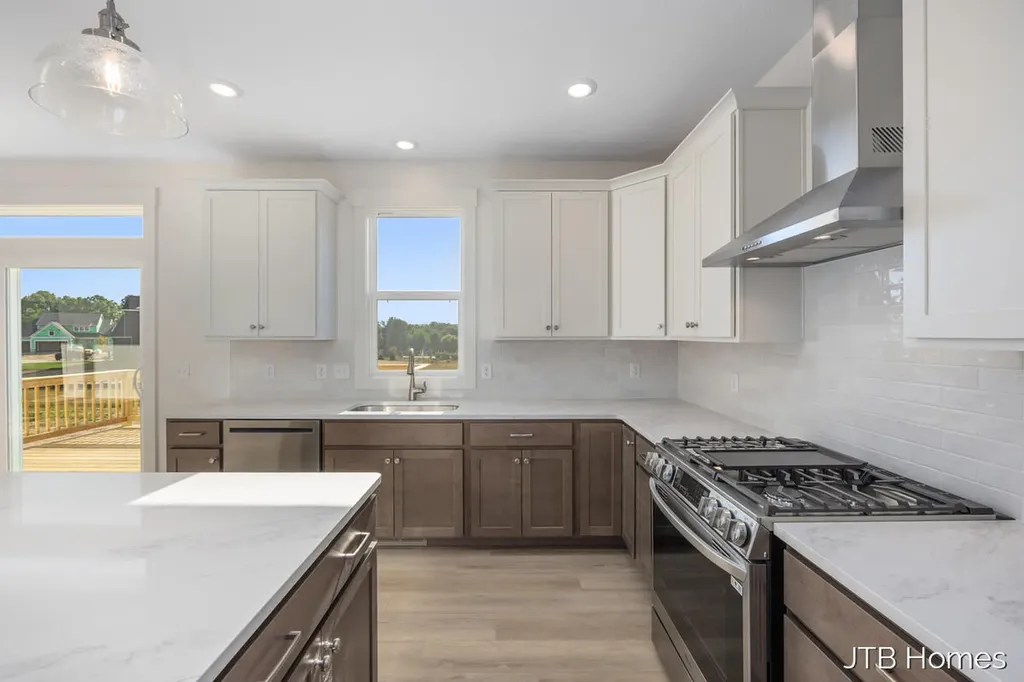 7082 Kettle Dale Avenue SE Caledonia Township MI 49302