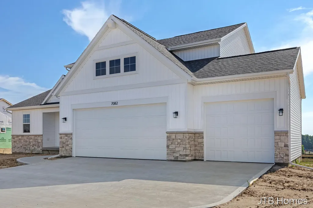 7082 Kettle Dale Avenue SE Caledonia Township MI 49302