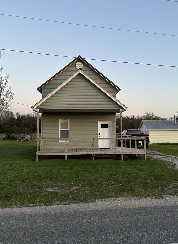 1673 E Parkdale Avenue Manistee Township MI 49660