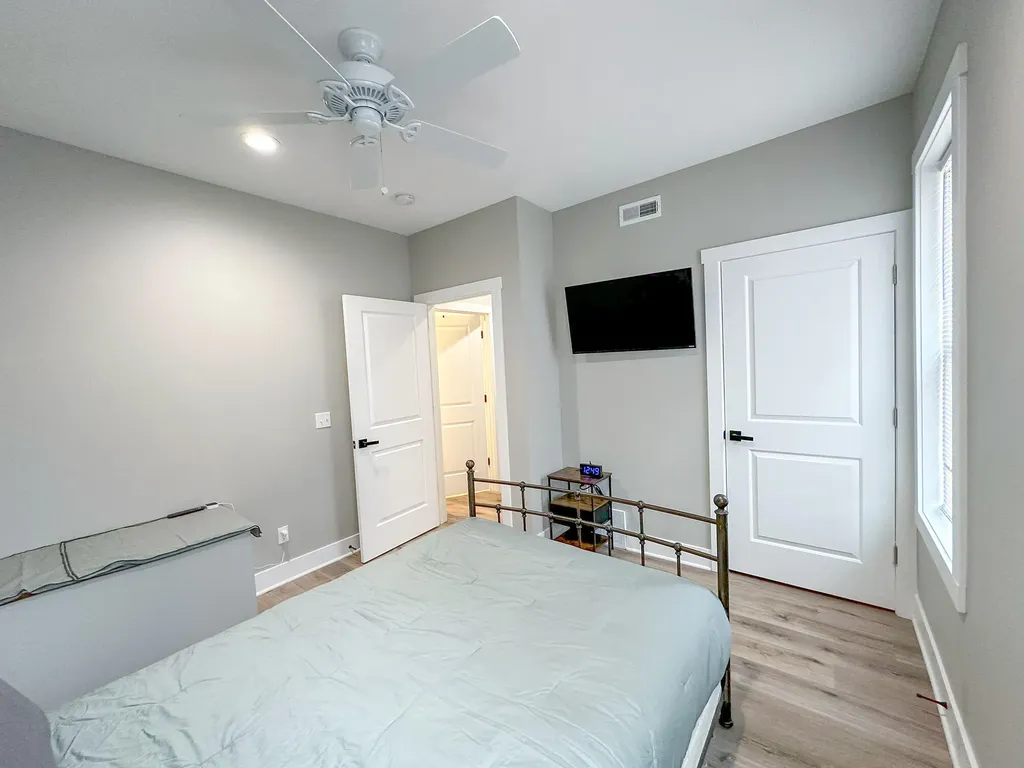 1673 E Parkdale Avenue Manistee Township MI 49660