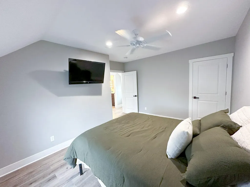 1673 E Parkdale Avenue Manistee Township MI 49660