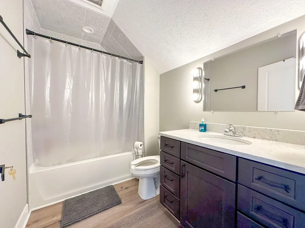 1673 E Parkdale Avenue Manistee Township MI 49660