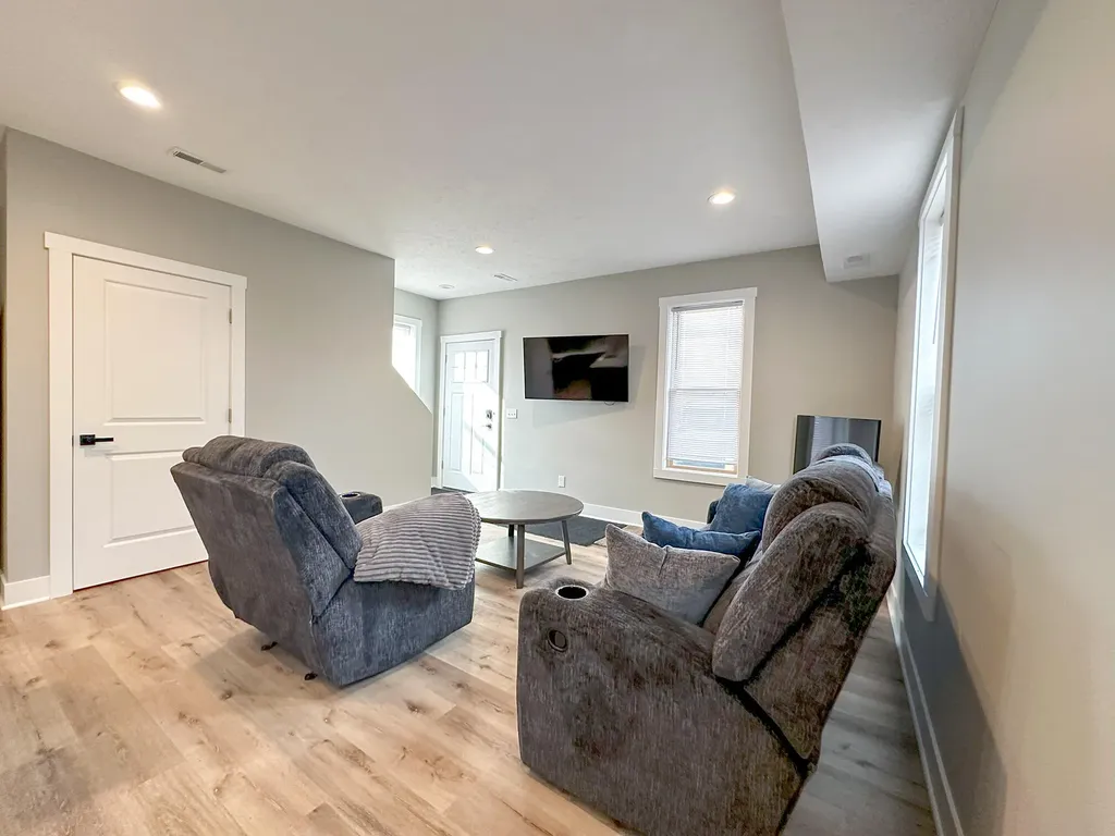 1673 E Parkdale Avenue Manistee Township MI 49660