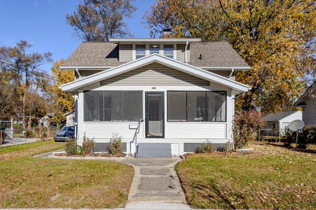 307 Ridgewood Street SE Kentwood City MI 49548