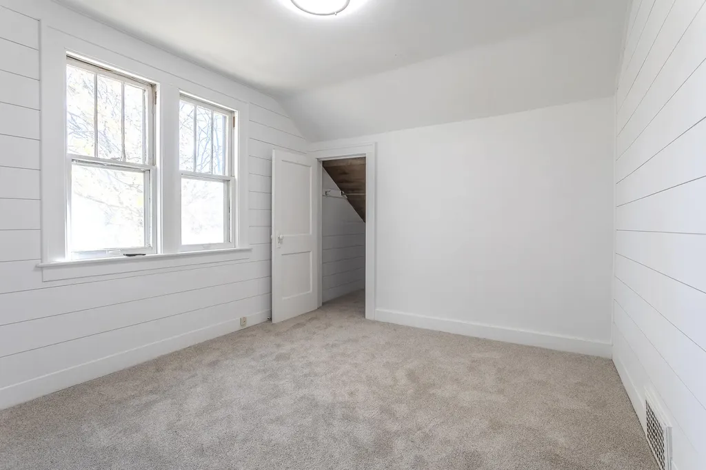 307 Ridgewood Street SE Kentwood City MI 49548