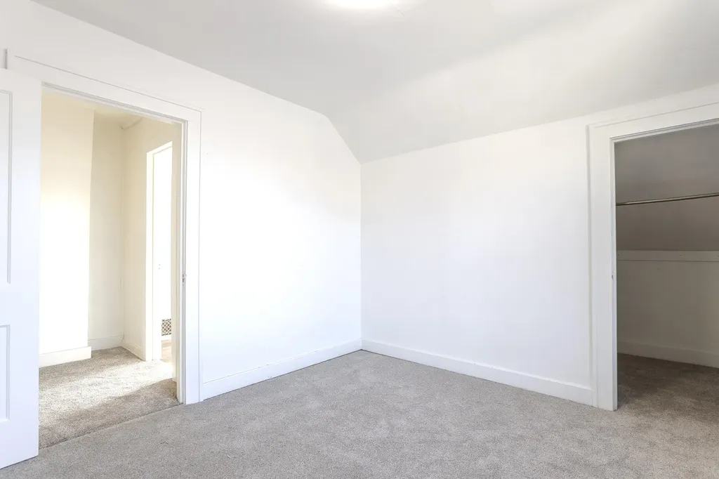 307 Ridgewood Street SE Kentwood City MI 49548