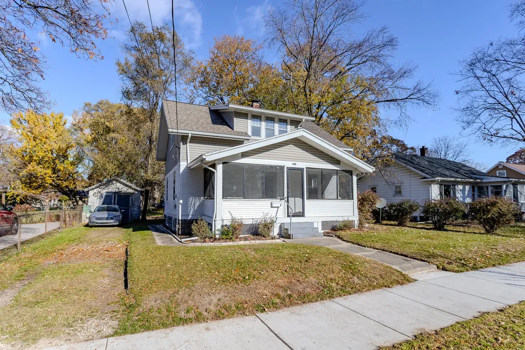 307 Ridgewood Street SE Kentwood City MI 49548