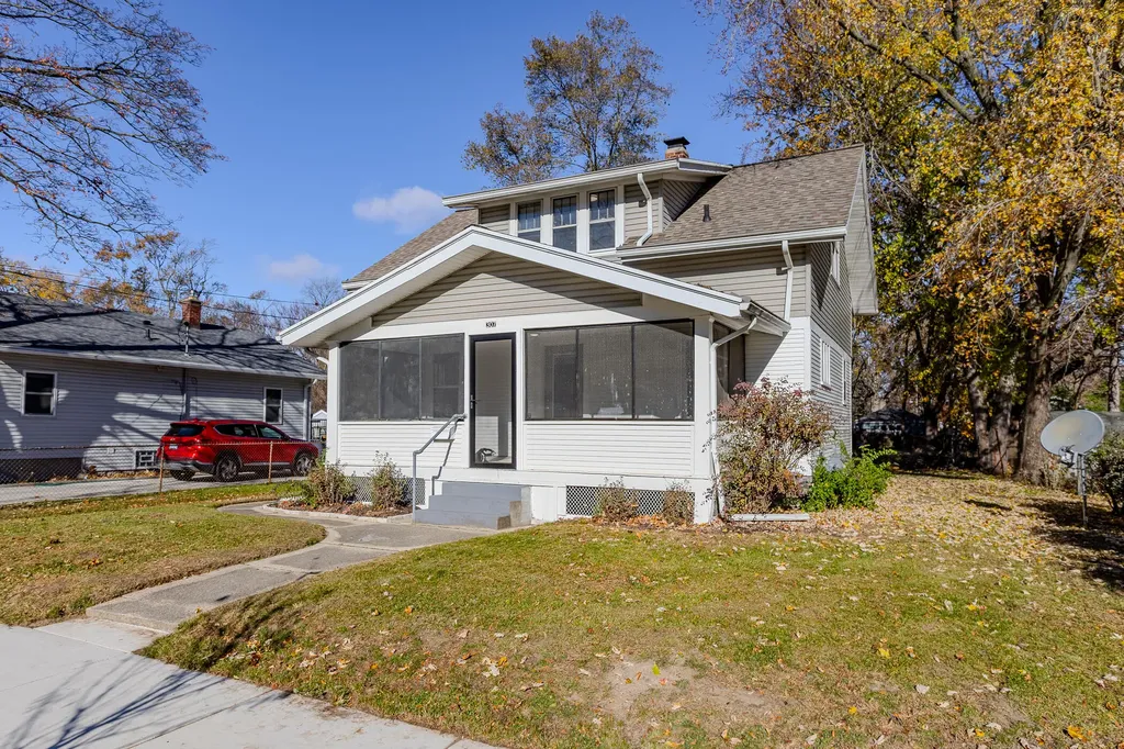 307 Ridgewood Street SE Kentwood City MI 49548