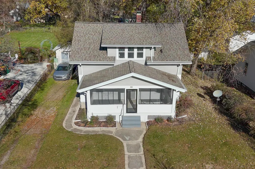 307 Ridgewood Street SE Kentwood City MI 49548