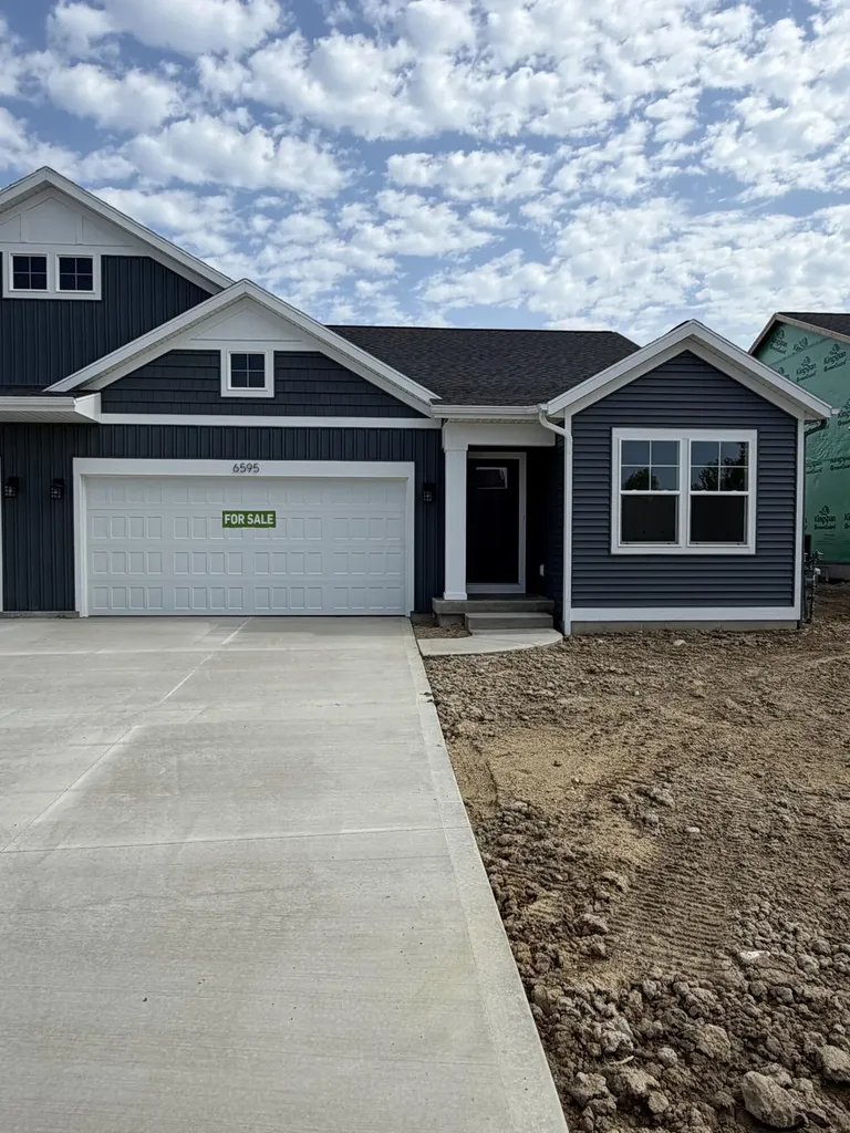 6595 Bellflower Drive Zeeland Charter Township MI 49464