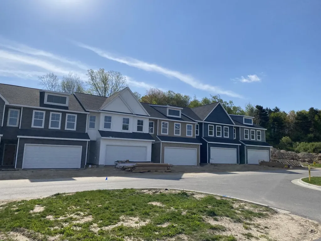 4852 Hidden River Avenue SW Wyoming City MI 49418