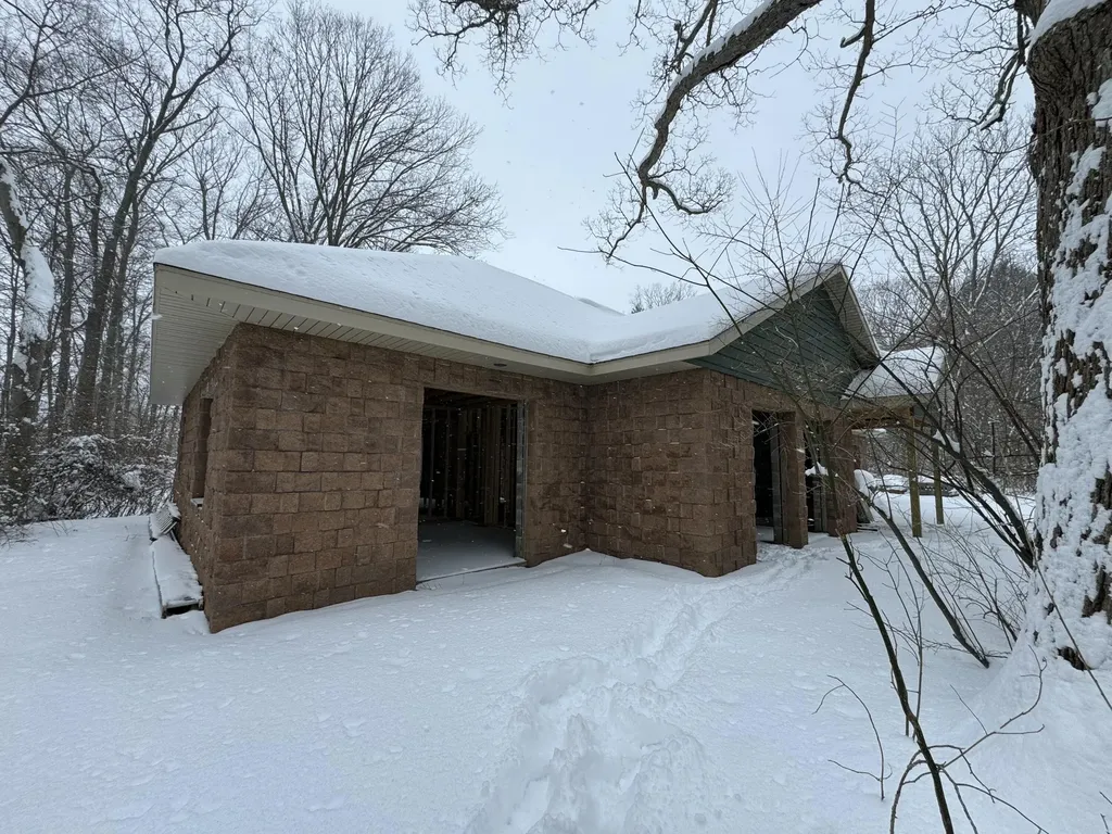 74129 8th Avenue South Haven Charter Township MI 49090