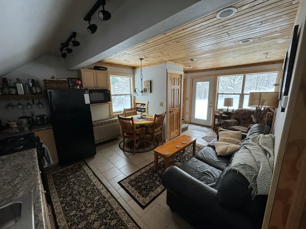 74129 8th Avenue South Haven Charter Township MI 49090