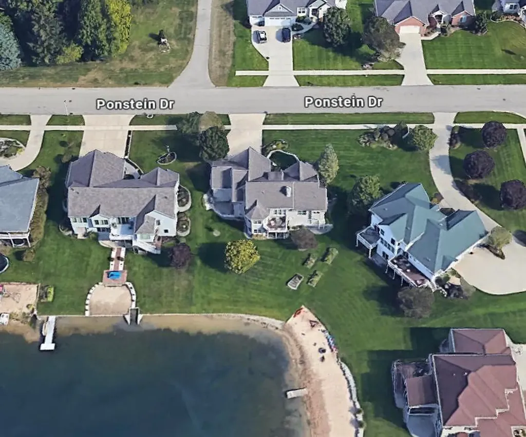 1494 Ponstein Drive Georgetown Charter Township MI 49426