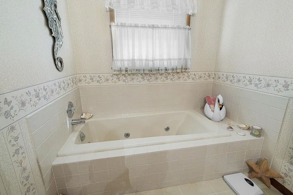 1810 E Mill Street Hastings Charter Township MI 49058
