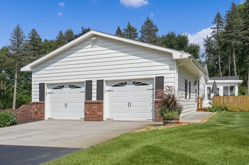 1810 E Mill Street Hastings Charter Township MI 49058