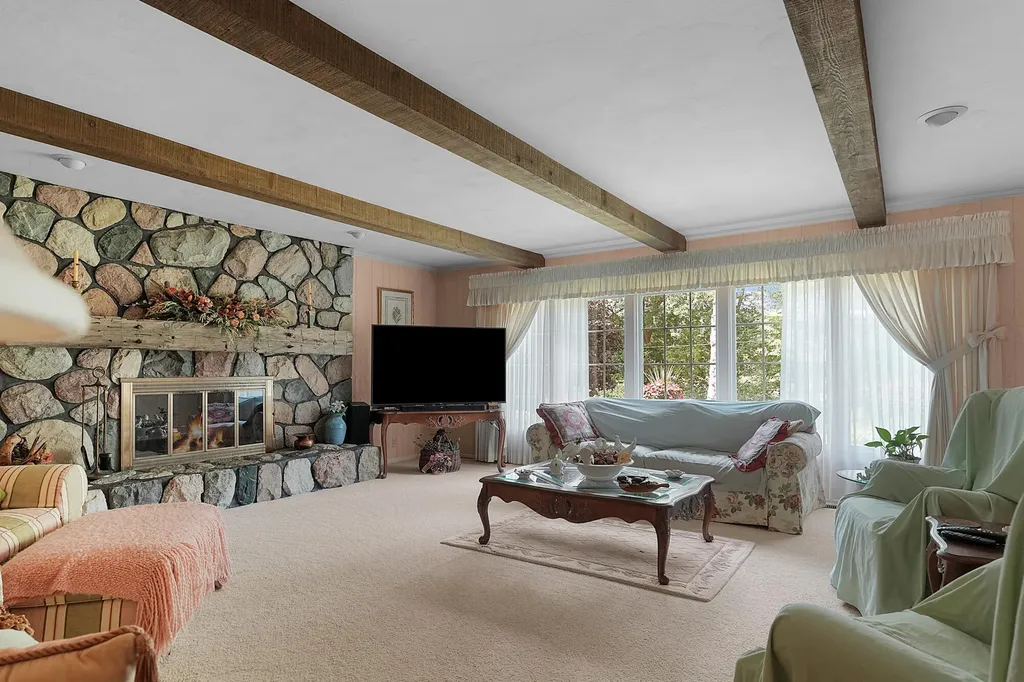 1810 E Mill Street Hastings Charter Township MI 49058