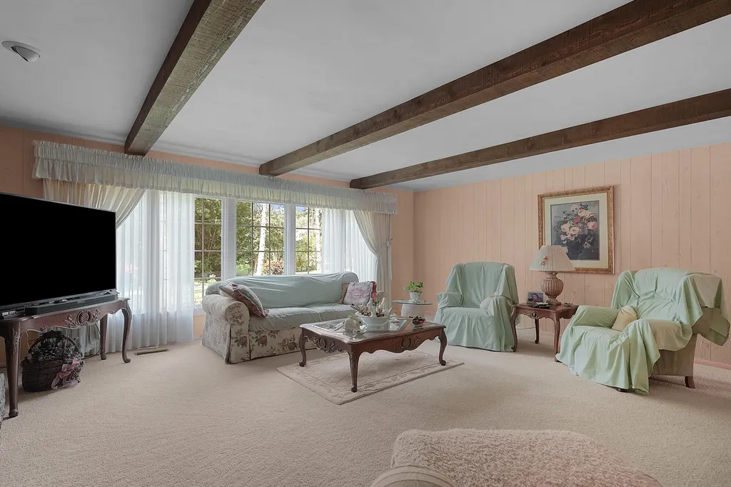 1810 E Mill Street Hastings Charter Township MI 49058