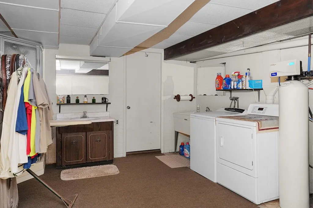 1810 E Mill Street Hastings Charter Township MI 49058