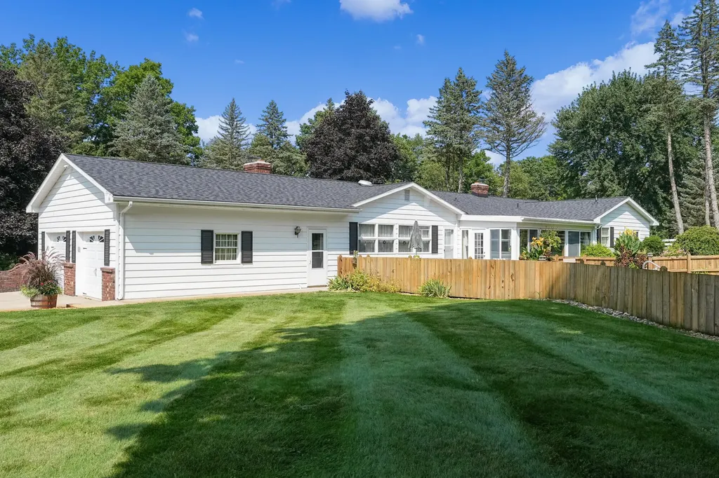 1810 E Mill Street Hastings Charter Township MI 49058