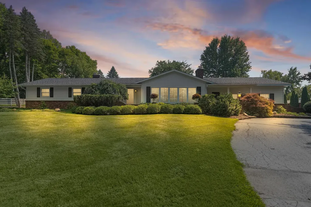 1810 E Mill Street Hastings Charter Township MI 49058