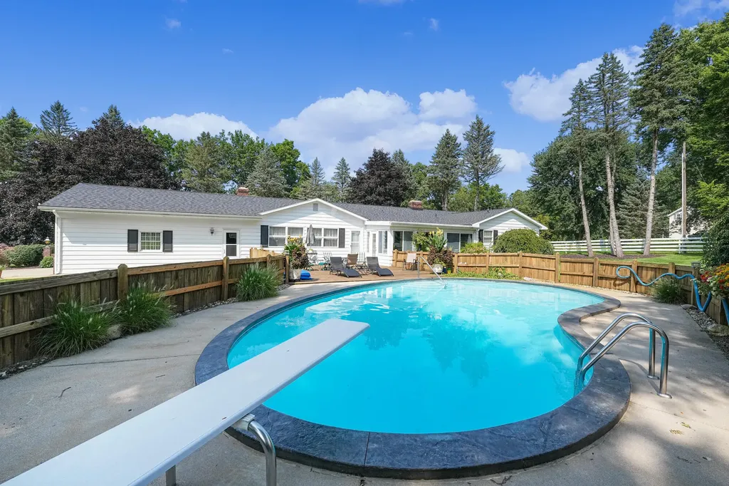 1810 E Mill Street Hastings Charter Township MI 49058