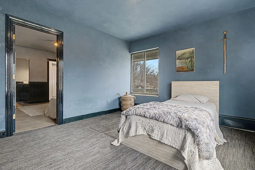 1217 El Camino Drive NW Grand Rapids City MI 49504