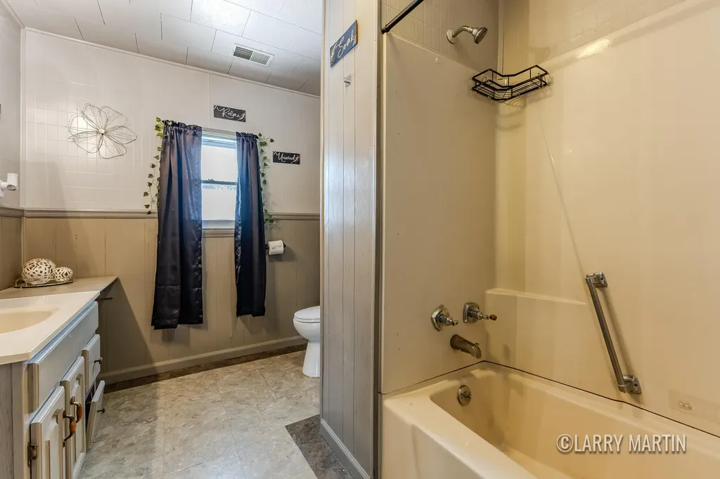 2052 Woodward Street Muskegon Charter Township MI 49442