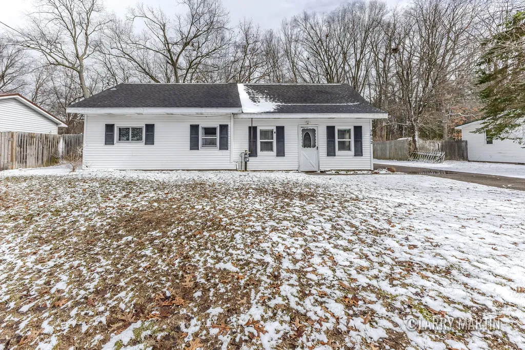2052 Woodward Street Muskegon Charter Township MI 49442