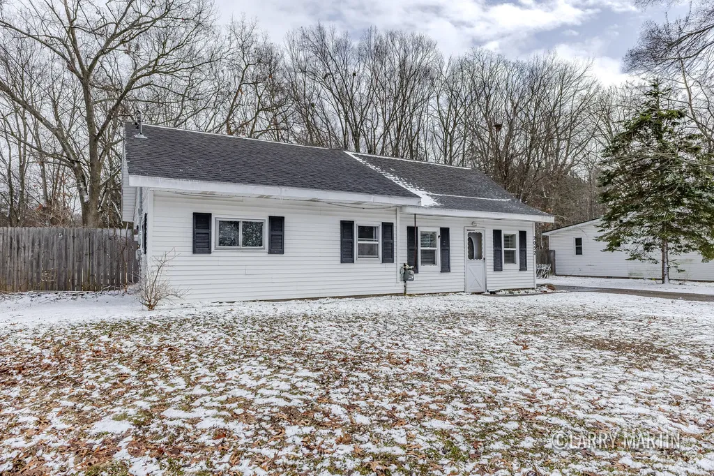 2052 Woodward Street Muskegon Charter Township MI 49442