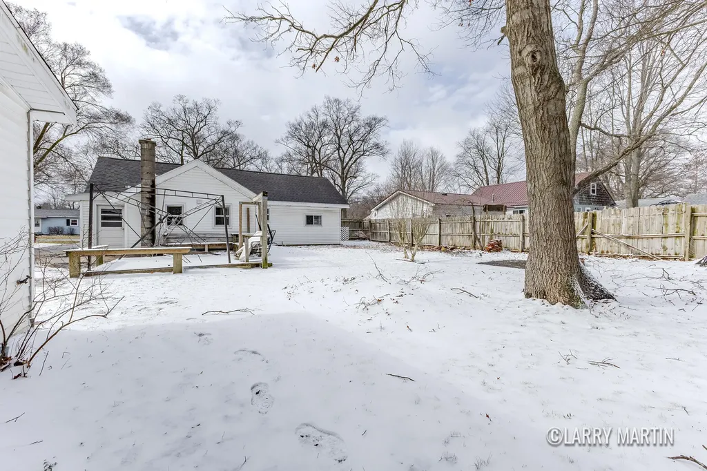 2052 Woodward Street Muskegon Charter Township MI 49442