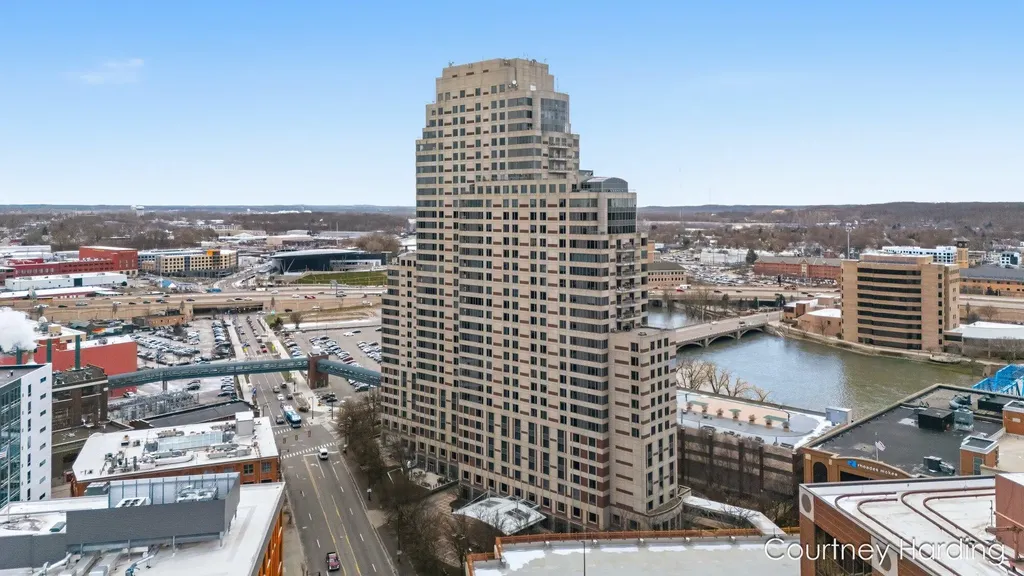 128 Campau Circle NW Grand Rapids City MI 49503