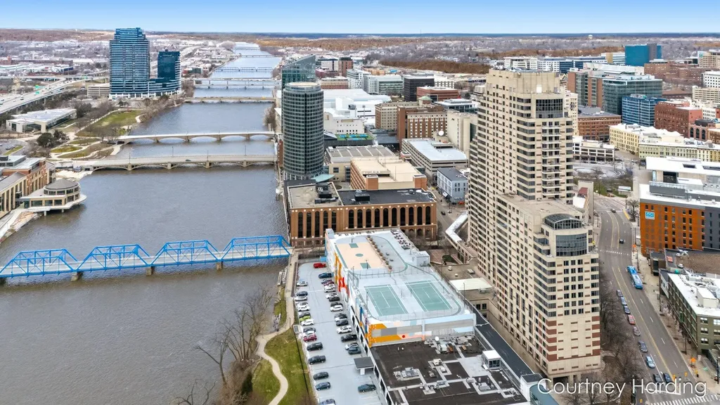 128 Campau Circle NW Grand Rapids City MI 49503