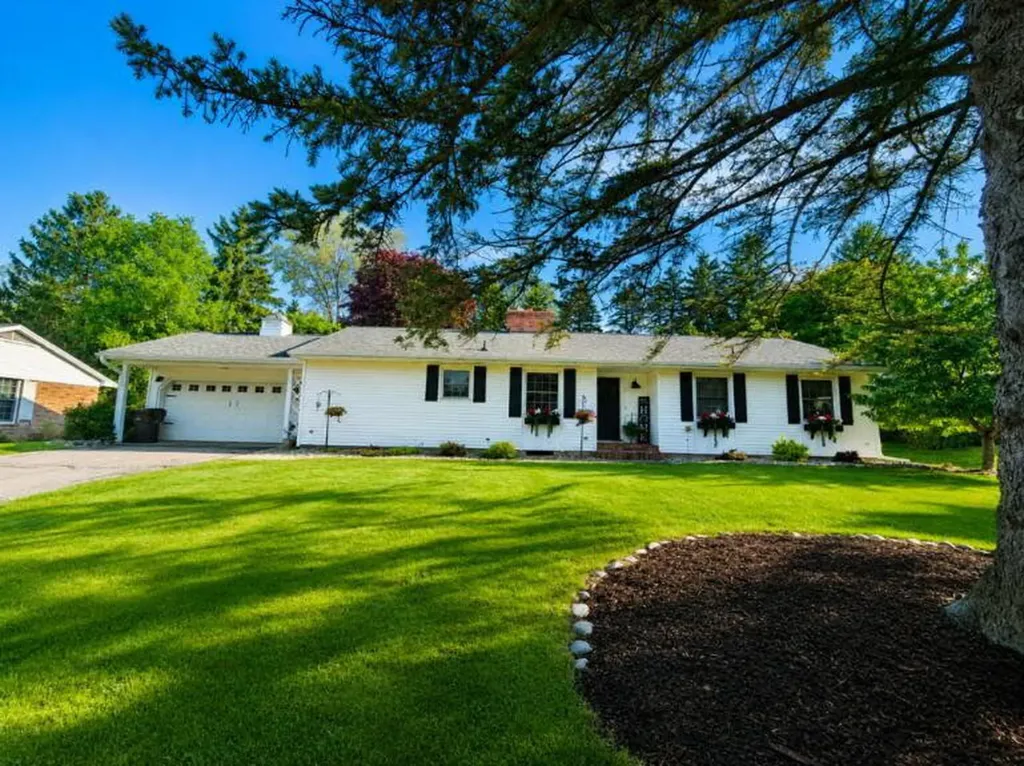 254 Ridgewood Court Ionia City MI 48846