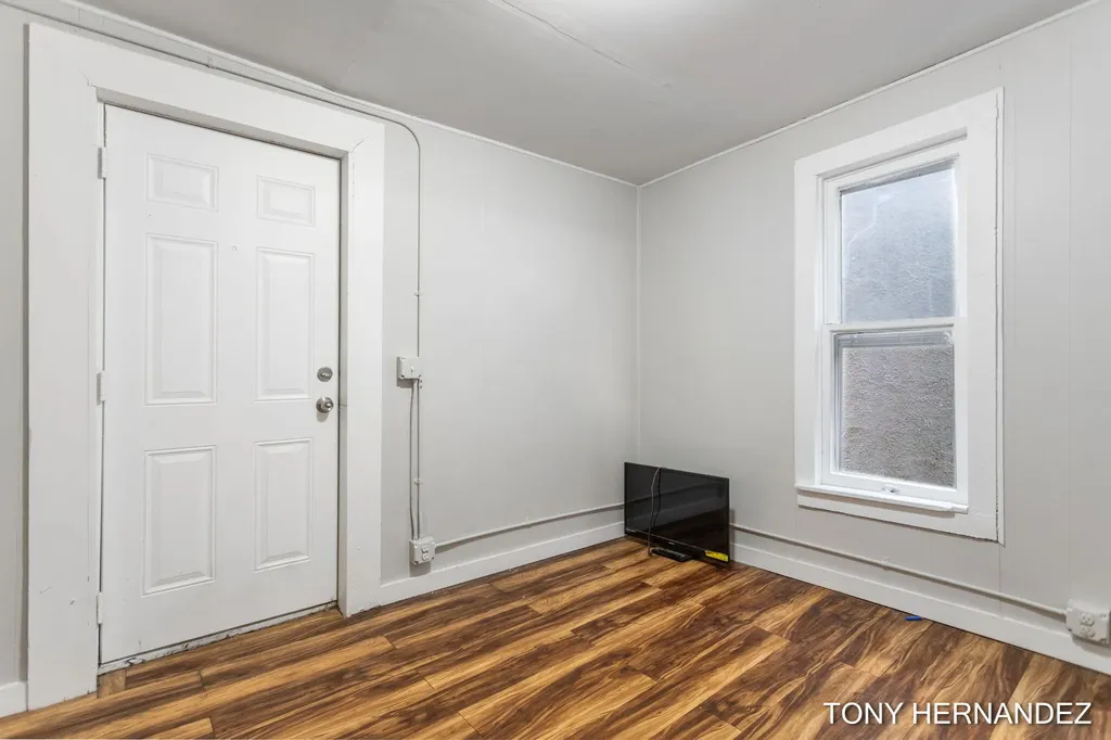 1402 North Avenue NE Grand Rapids City MI 49505