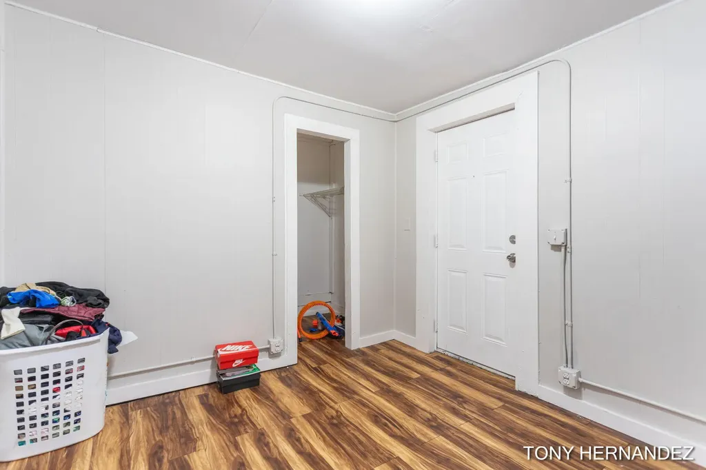 1402 North Avenue NE Grand Rapids City MI 49505